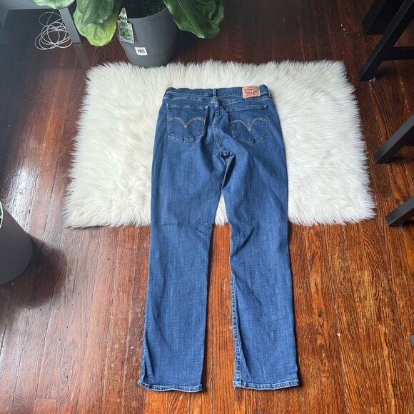 Levi’s Classic Straight Leg Jeans - Picture 4 of 8